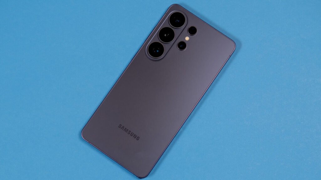 Samsung’s Smartphone Business Might Finally Lose Money—Blame the AI Memory War